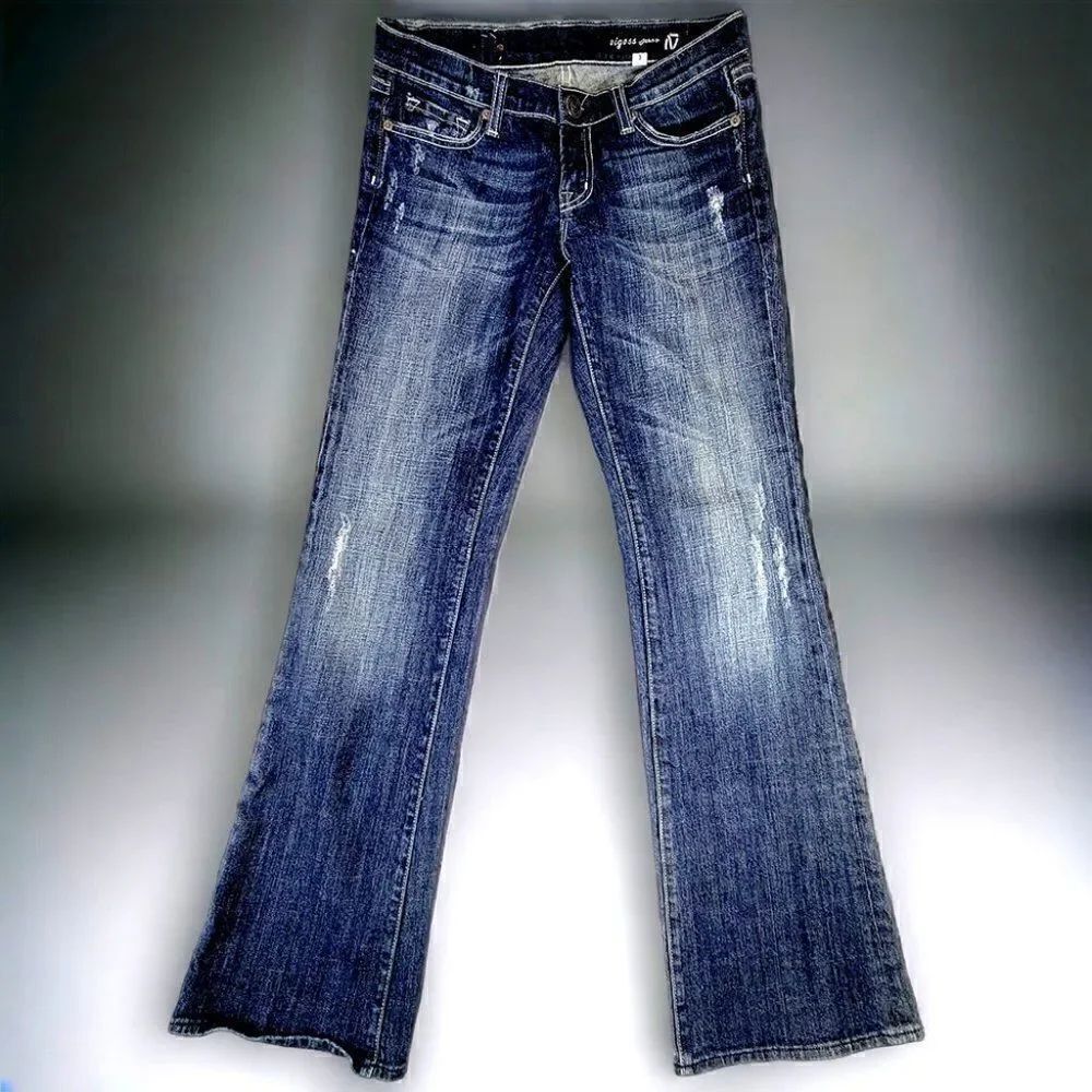 Vigoss womens dark blue distressed straight leg jeans